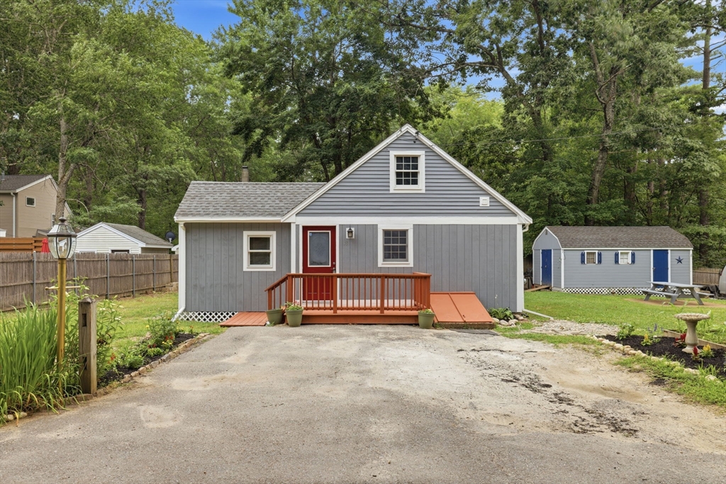 18 Fuller Ave Property Photo 1