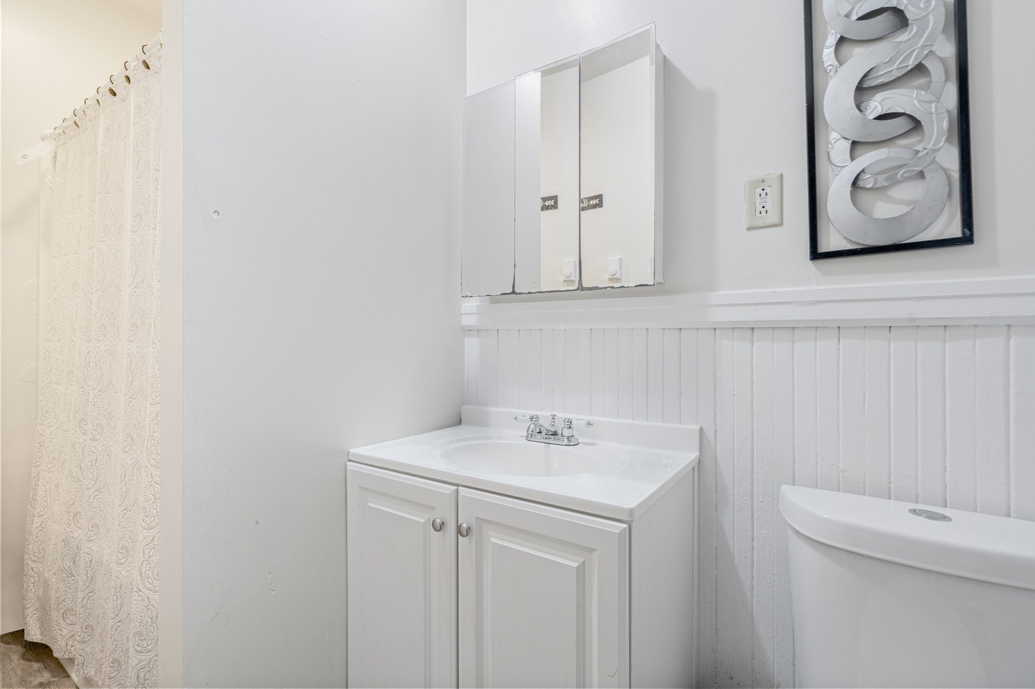 42 Adams St Property Photo 14