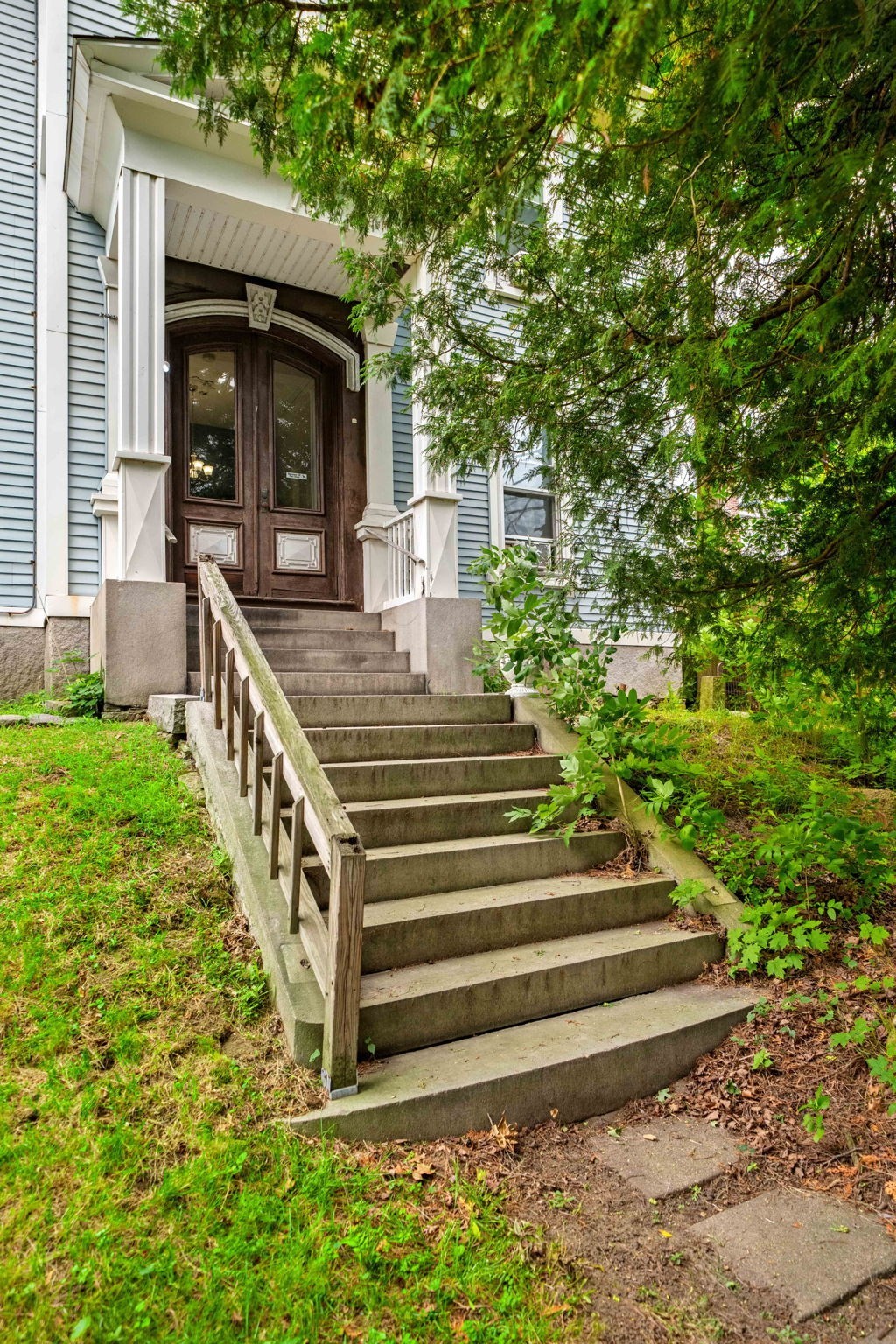 7 Maple Ave Property Photo 3