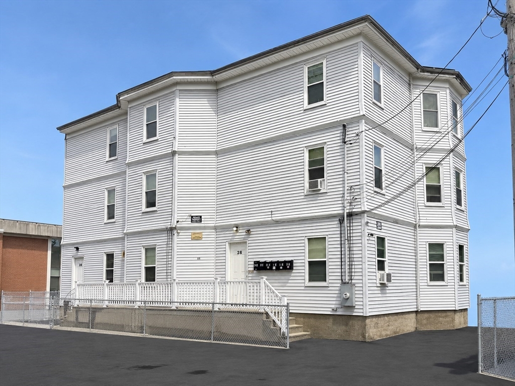 28 Ellsworth Ave Property Photo 1