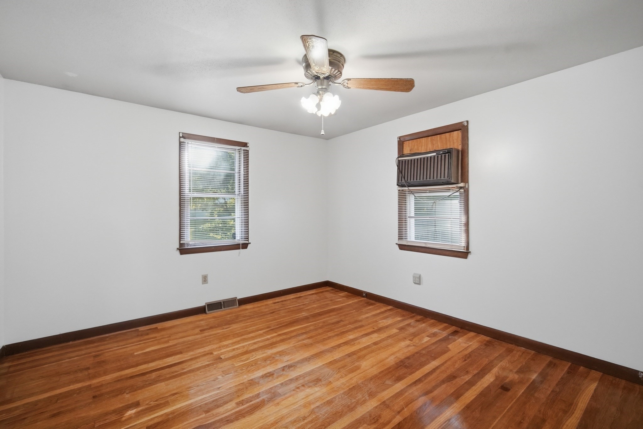 74 Leatherleaf Dr Property Photo 10