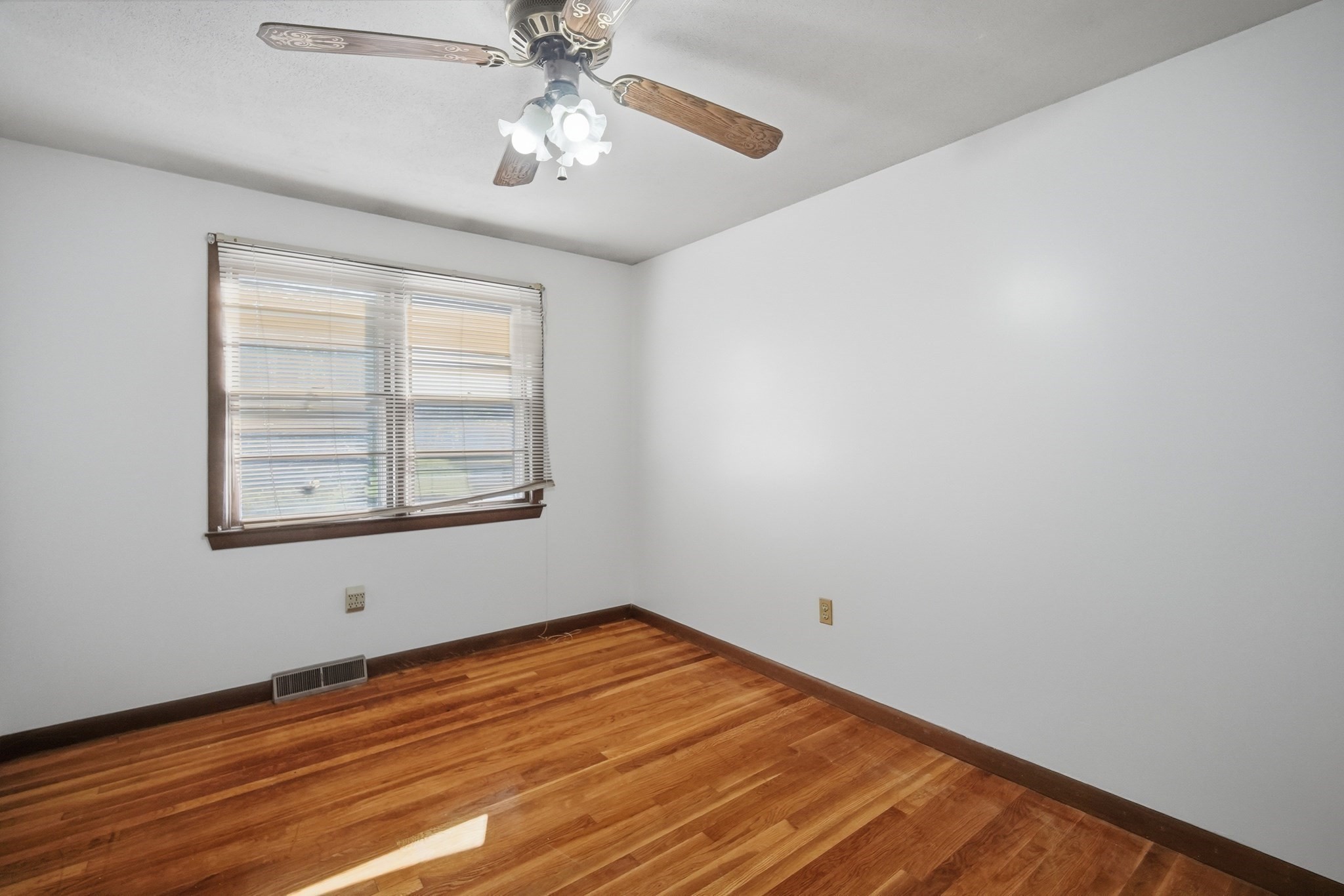 74 Leatherleaf Dr Property Photo 12