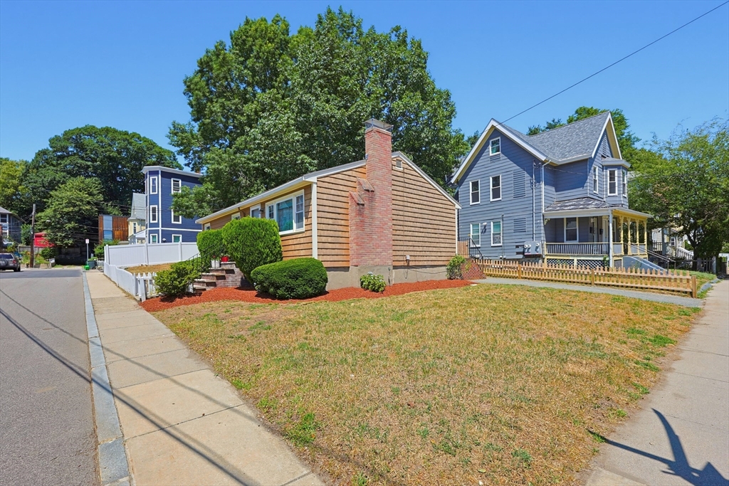 10 Meyer St Property Photo 4