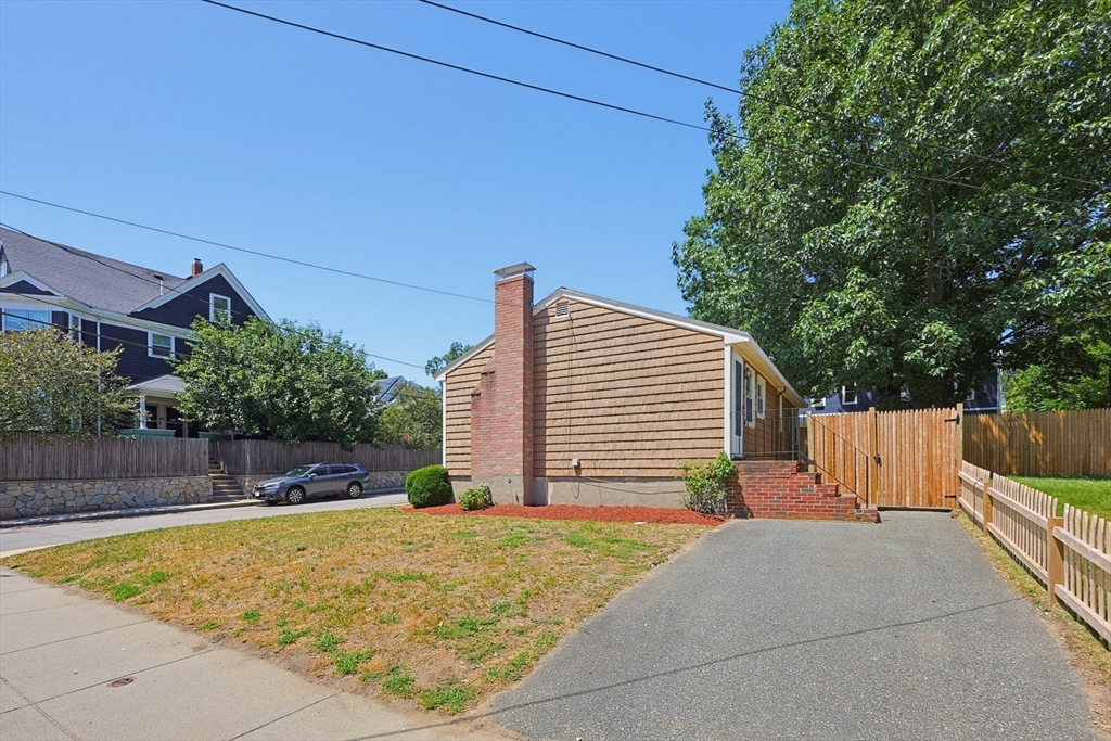 10 Meyer St Property Photo 5
