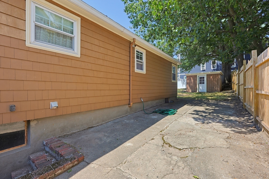 10 Meyer St Property Photo 29