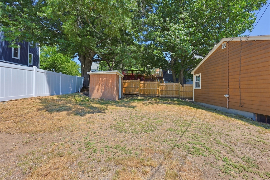 10 Meyer St Property Photo 31