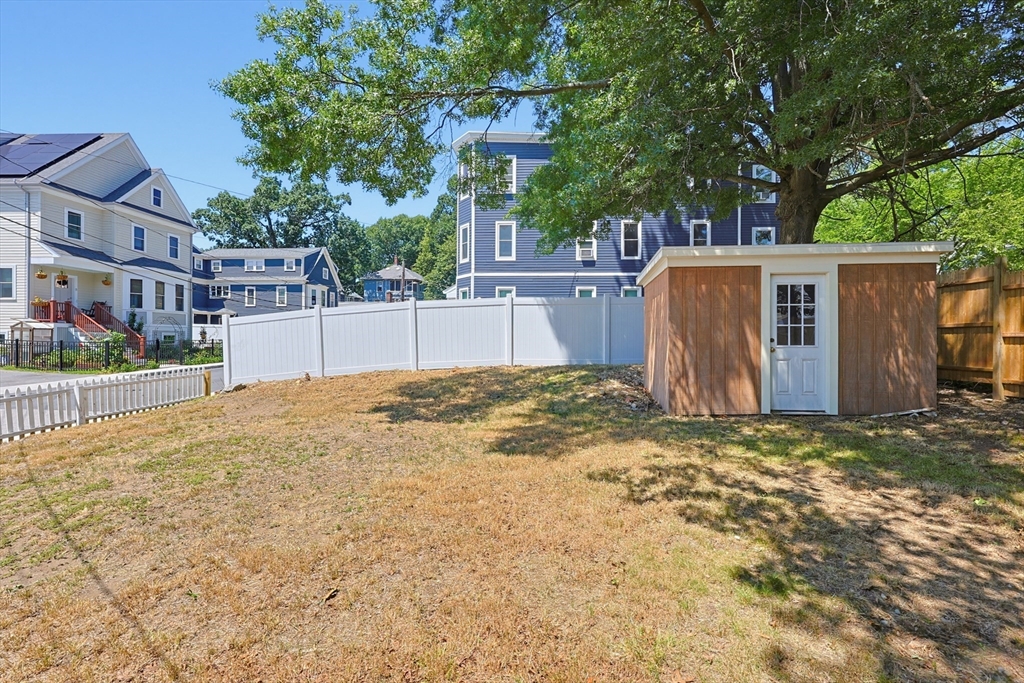 10 Meyer St Property Photo 32