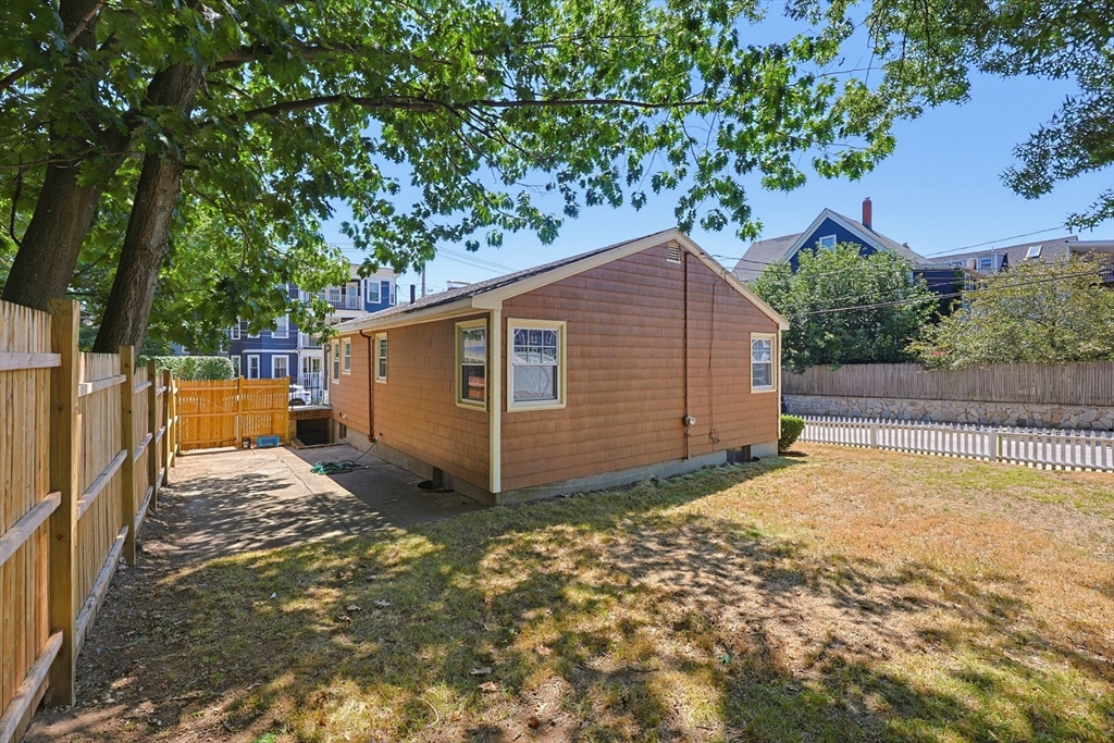 10 Meyer St Property Photo 33