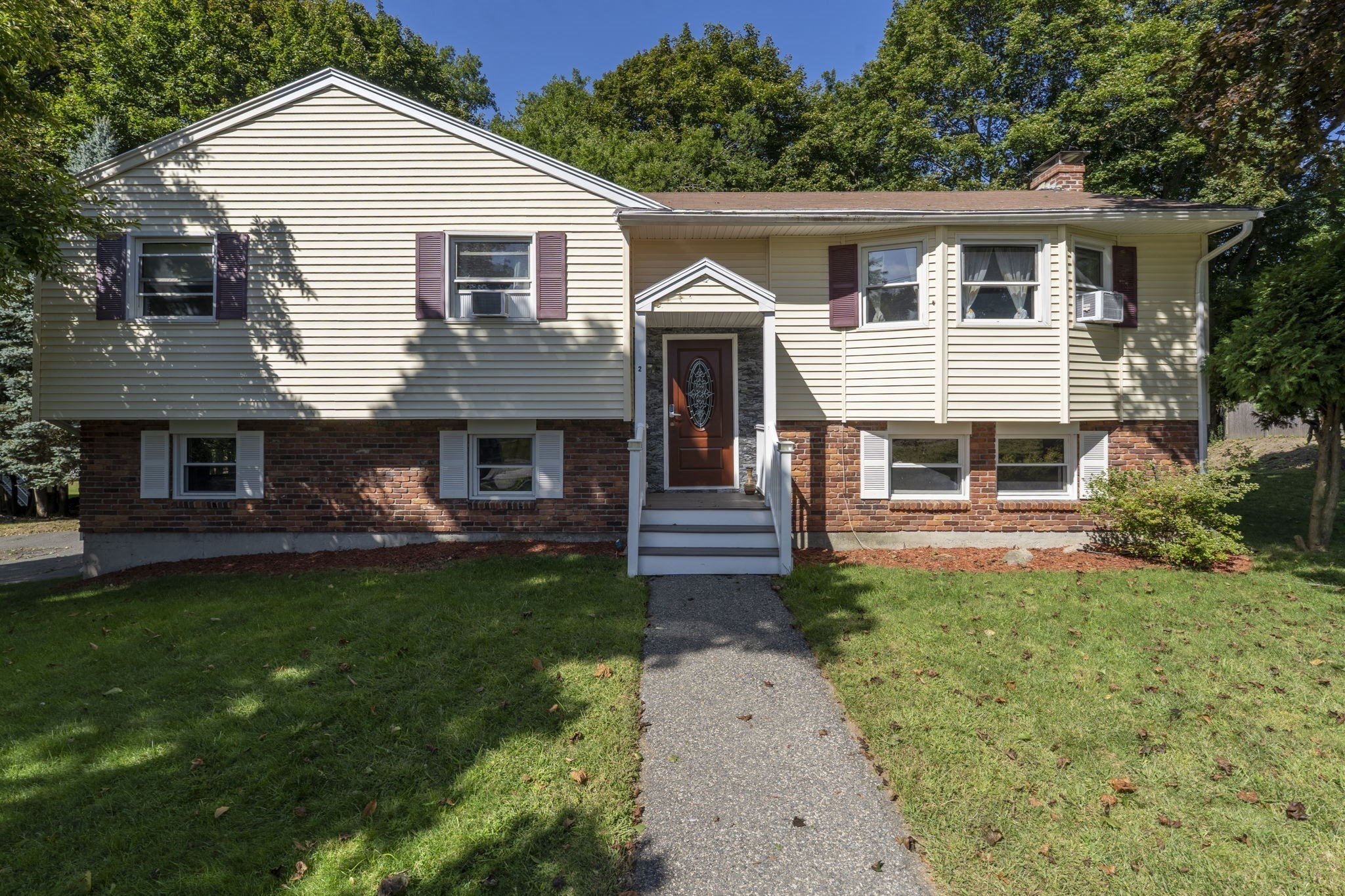 2 Yale St Property Photo 1