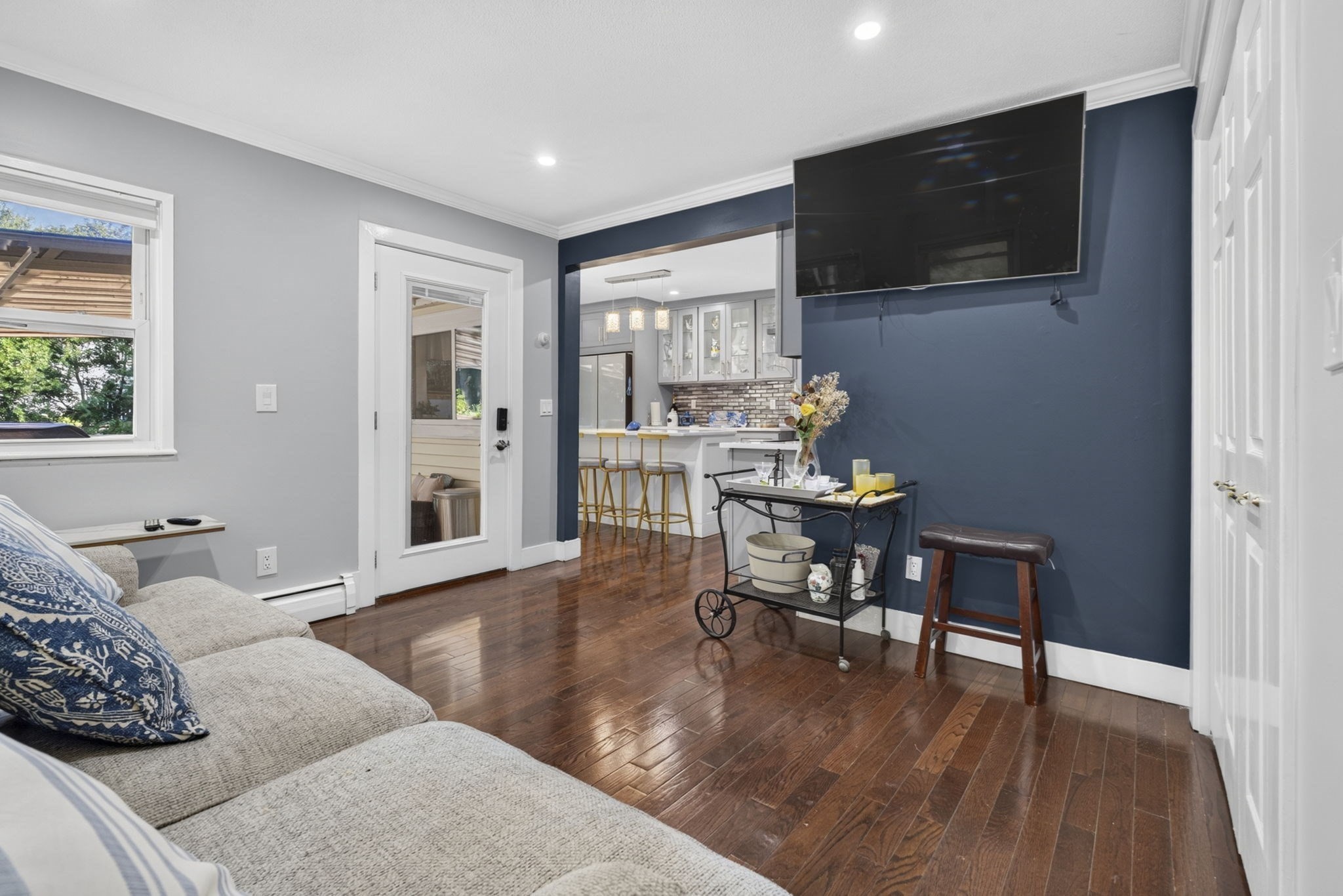 2 Yale St Property Photo 9