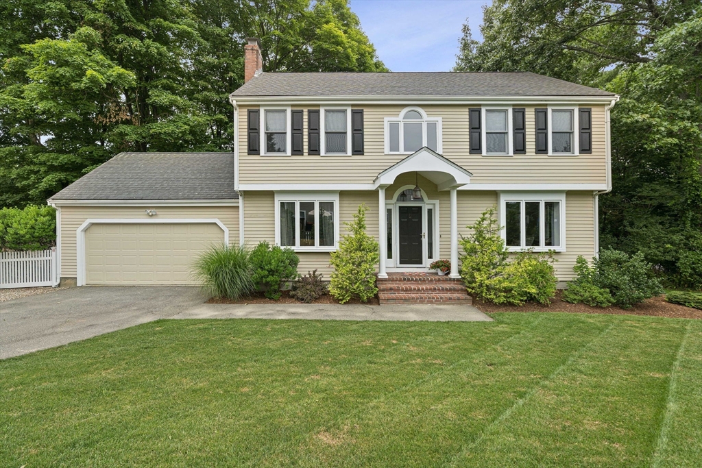 18 Mulberry Ln Property Photo 1