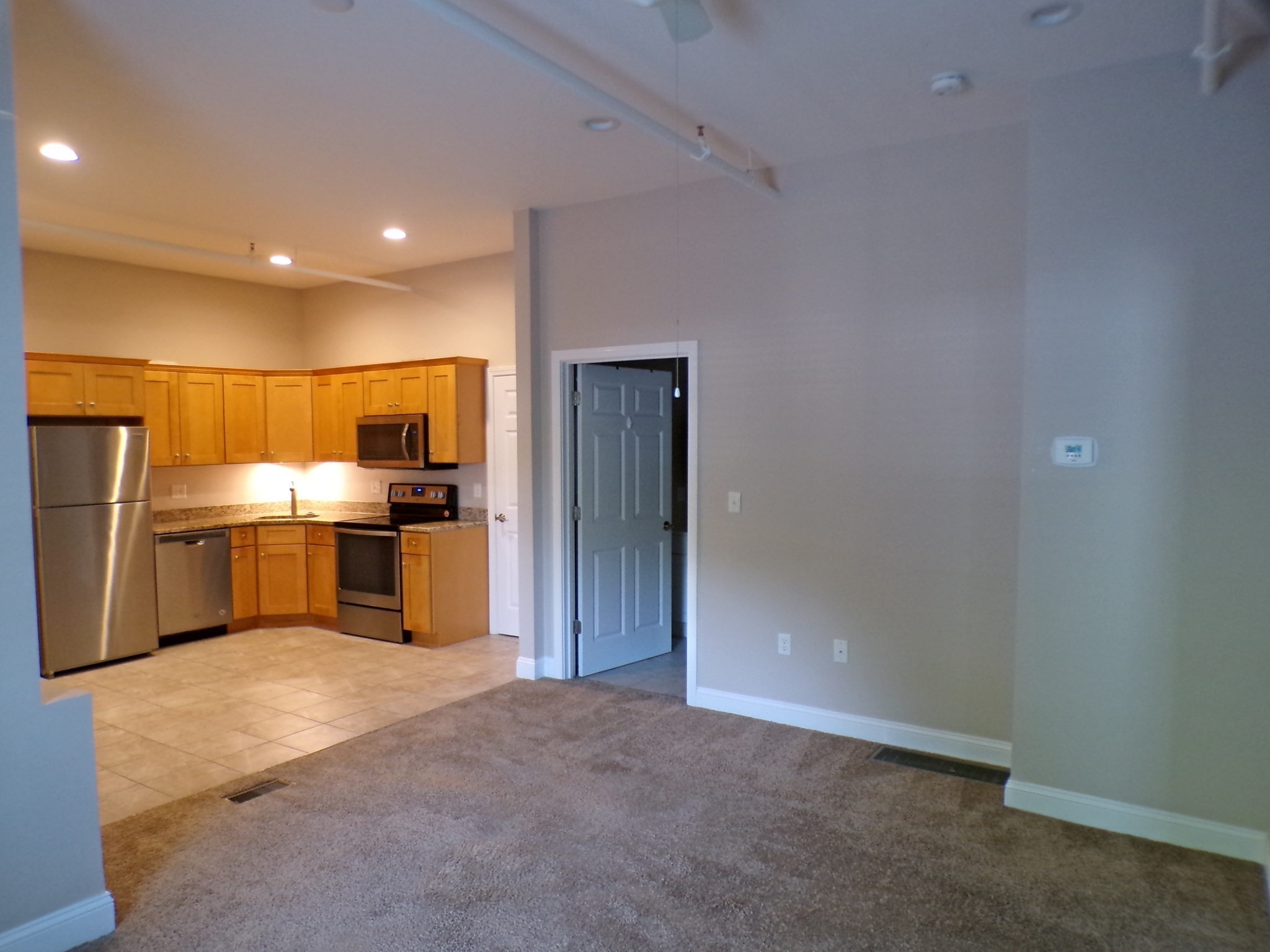 1072 Washington St # 3 Property Photo 2