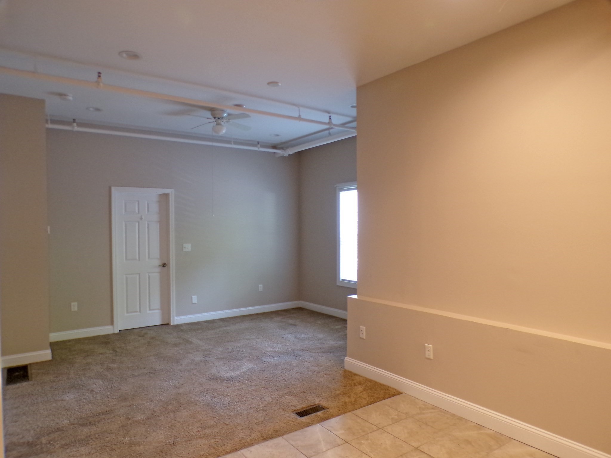 1072 Washington St # 3 Property Photo 4