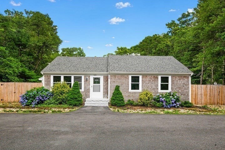 620 Boxberry Hill Road Property Photo 1