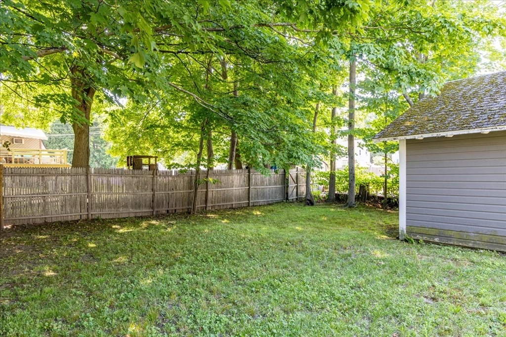 5 Washington St Property Photo 4