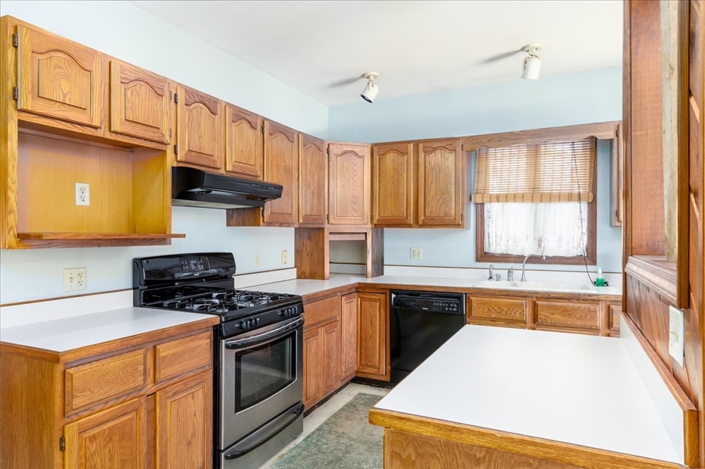 5 Washington St Property Photo 6