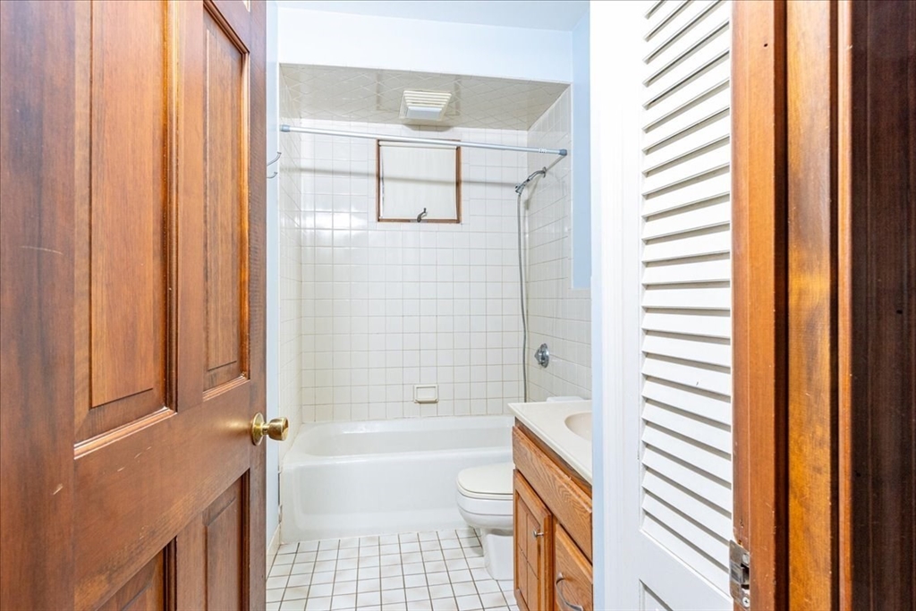 5 Washington St Property Photo 12