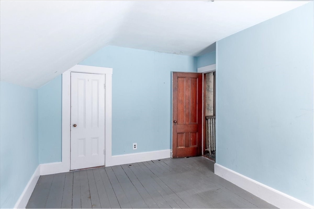 5 Washington St Property Photo 18