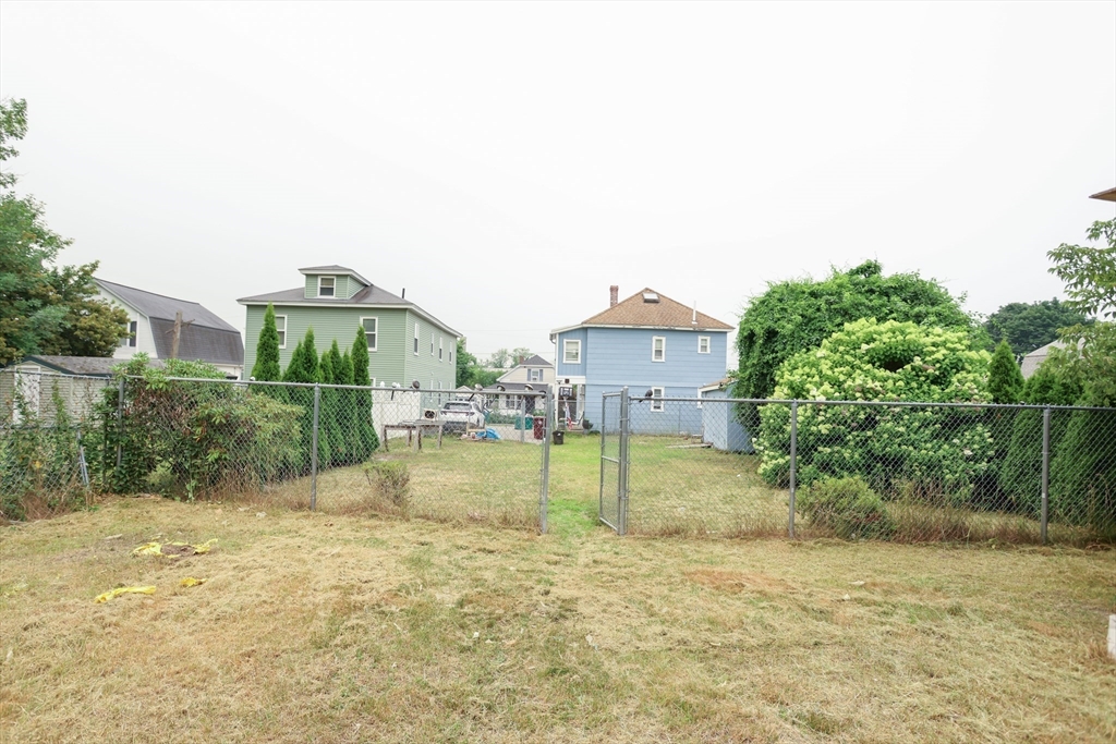 544 Concord St Property Photo 7