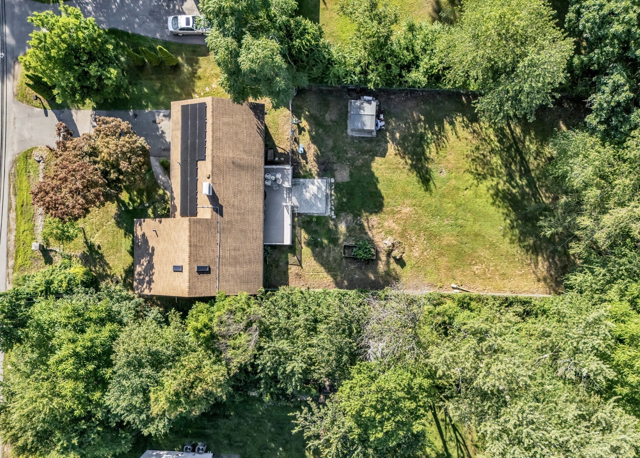 678 Massachusetts Ave Property Photo 4