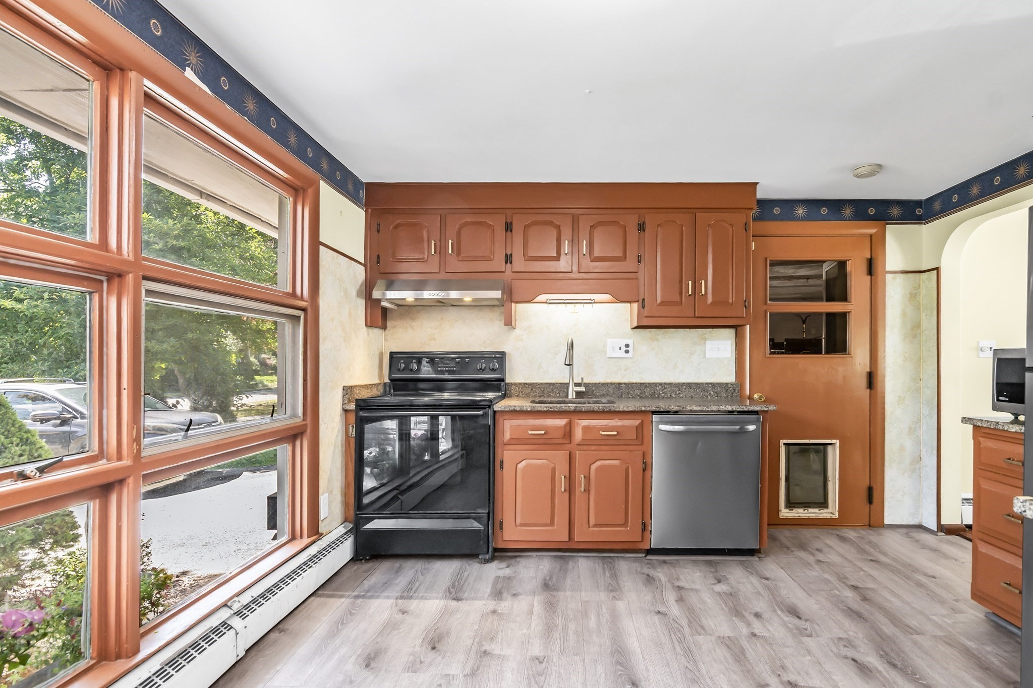 678 Massachusetts Ave Property Photo 7