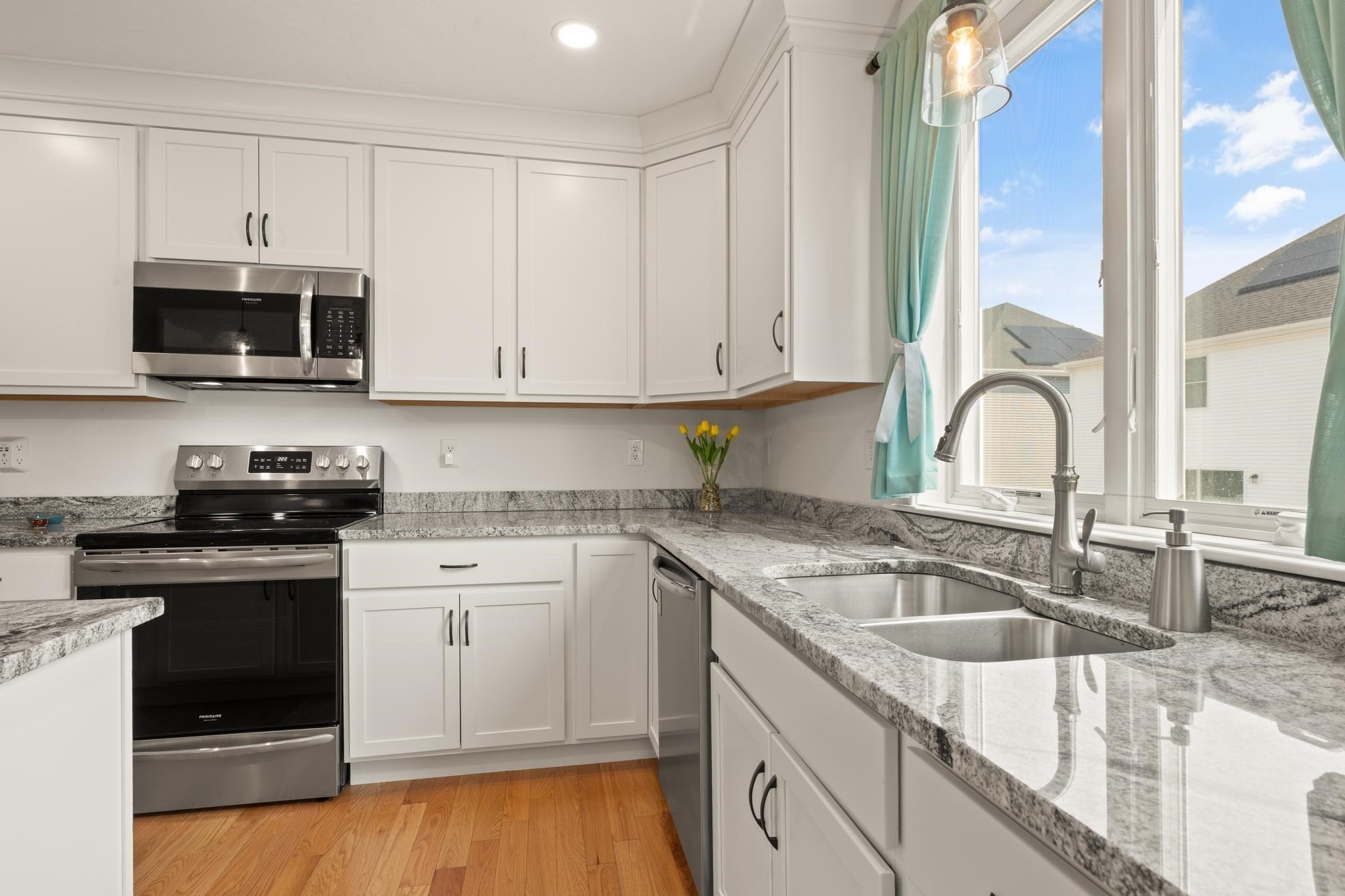 45 Douglas St Property Photo 6