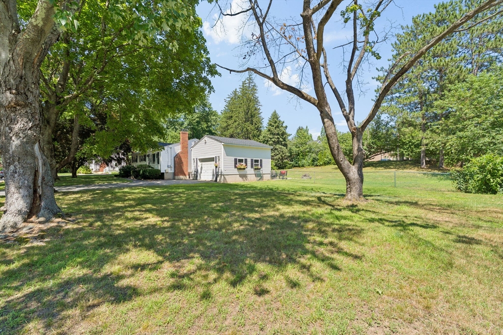 83 Colgate Dr Property Photo 3