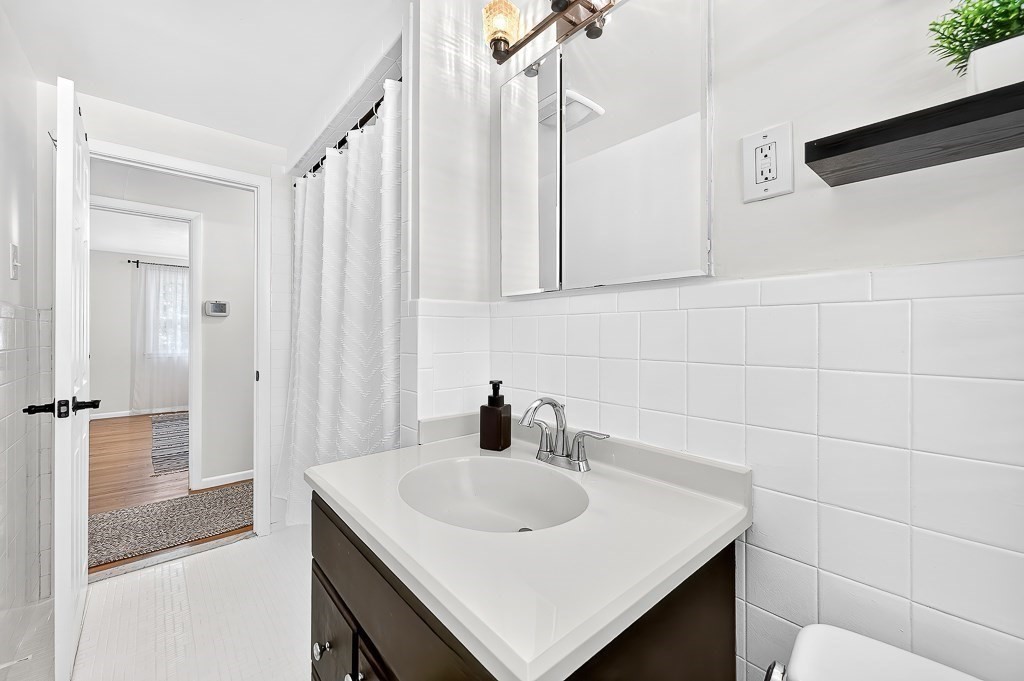 67 Angelica Dr Property Photo 9
