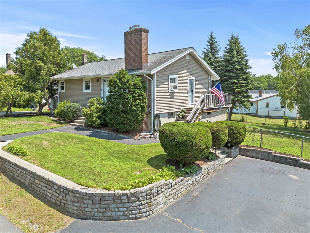 19 Magnolia St Property Photo 1