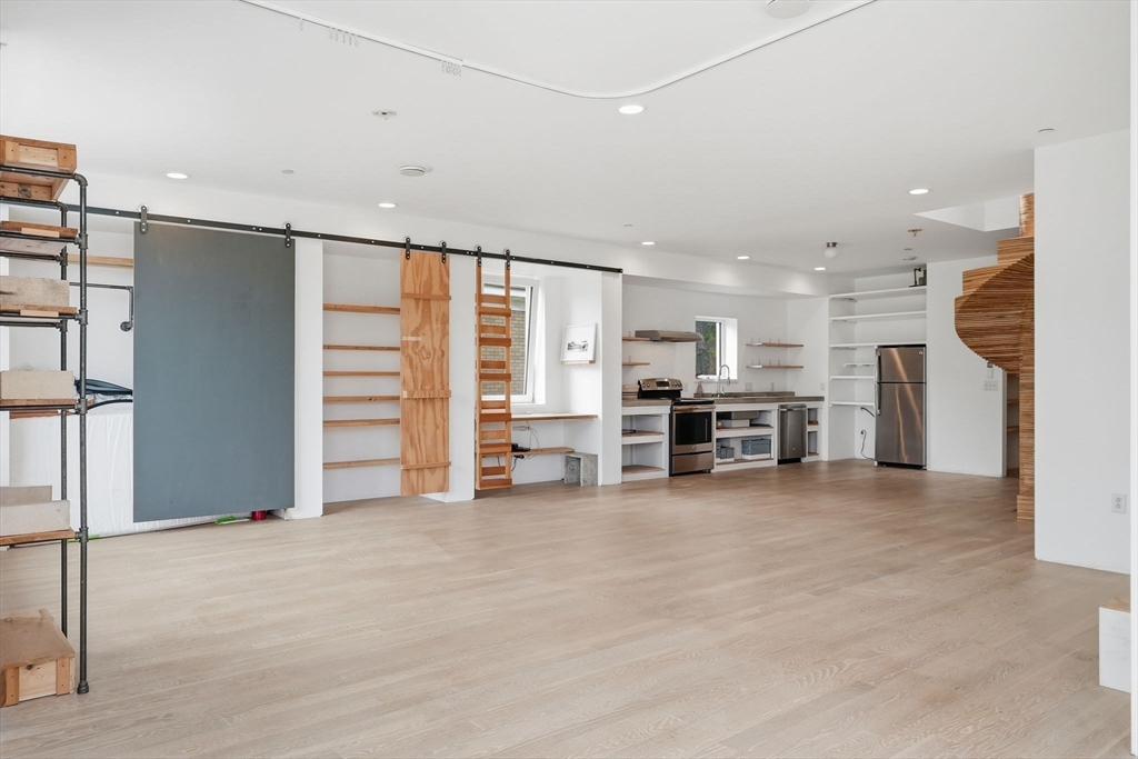 21 Lamartine St # 3 Property Photo 2