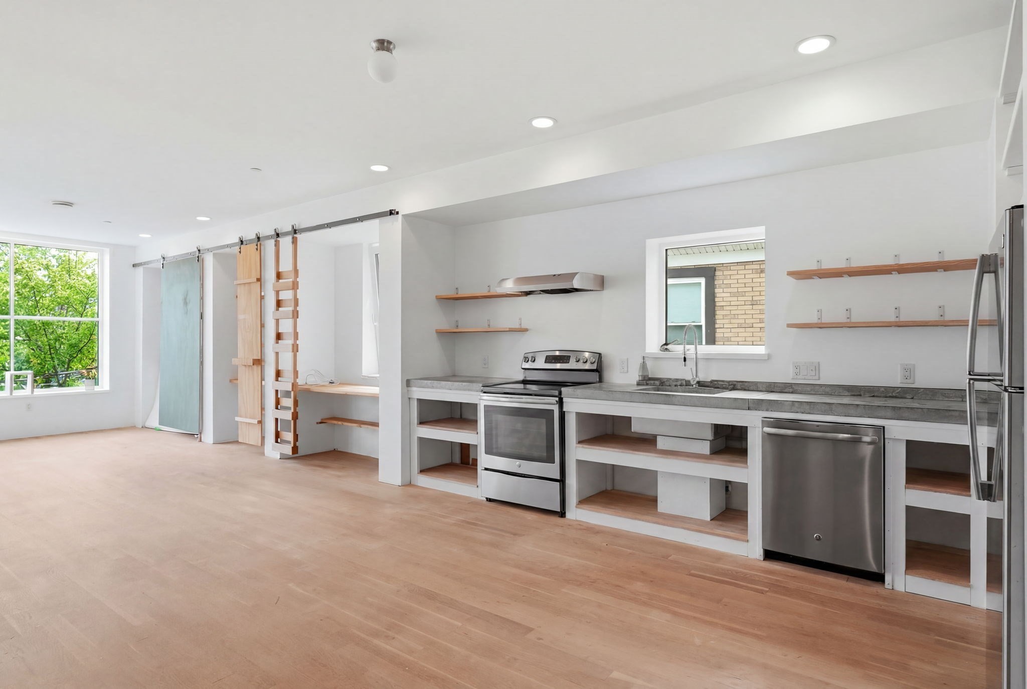 21 Lamartine St # 3 Property Photo 4