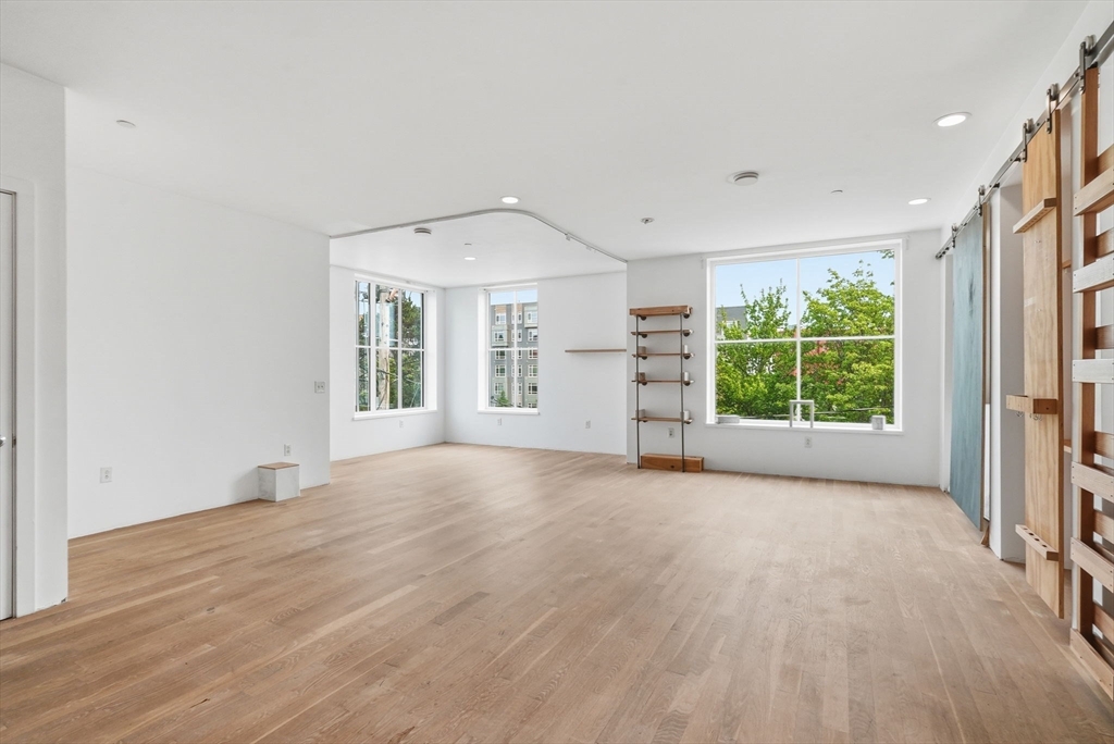 21 Lamartine St # 3 Property Photo 8