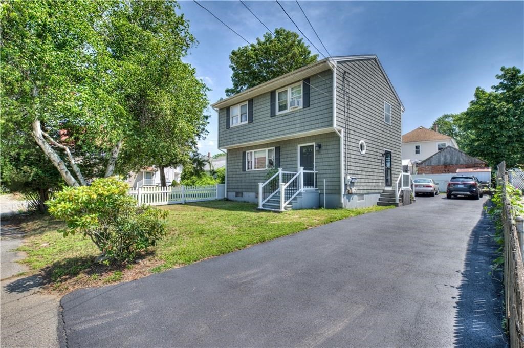 16 Arlington Ave Property Photo 3