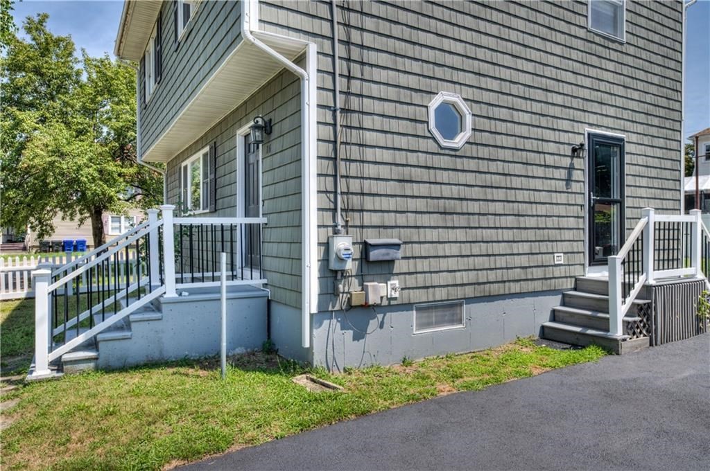16 Arlington Ave Property Photo 4