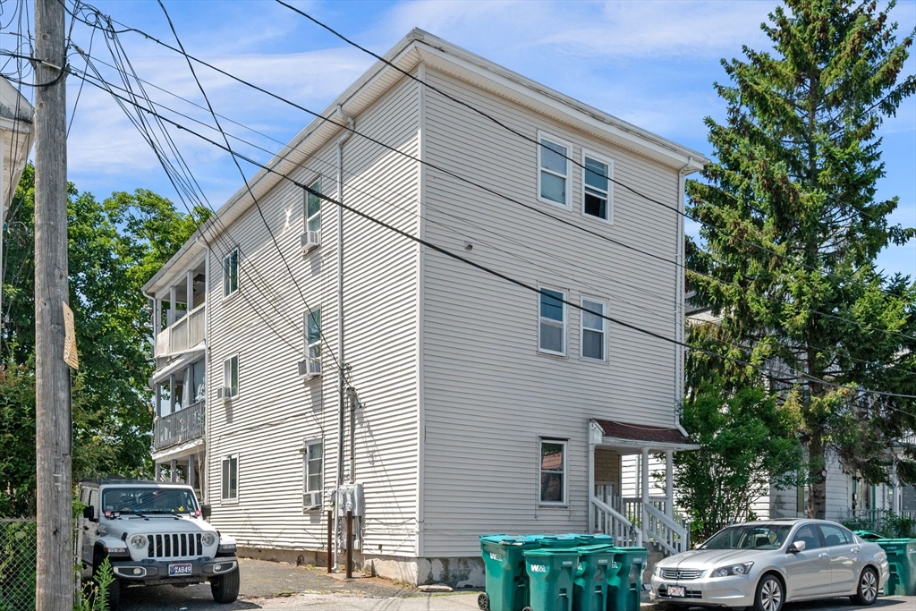 9 S Elm St Property Photo 1