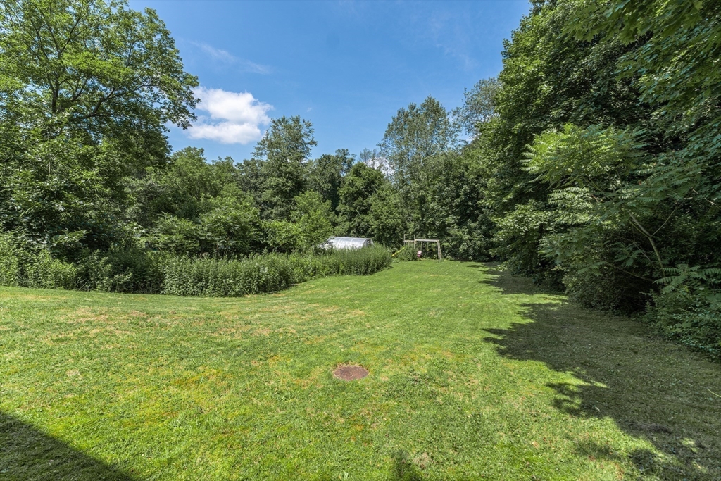 152 Southbridge Rd Property Photo 3