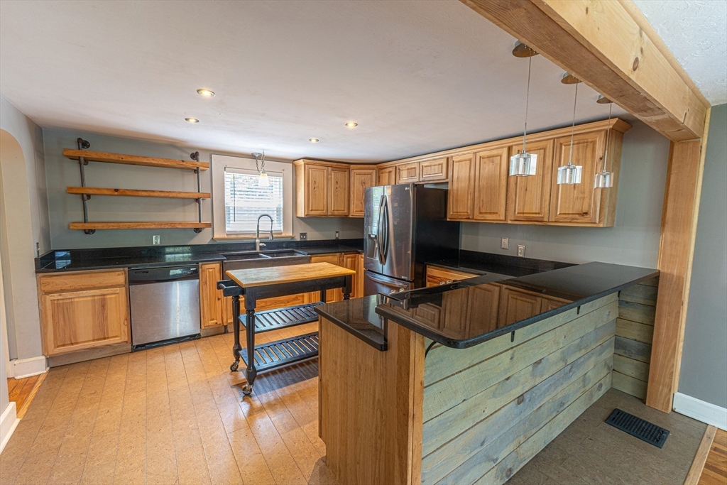 152 Southbridge Rd Property Photo 5