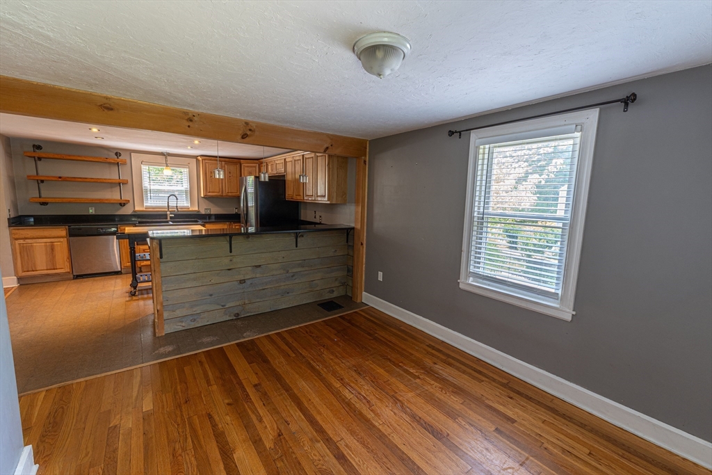 152 Southbridge Rd Property Photo 9