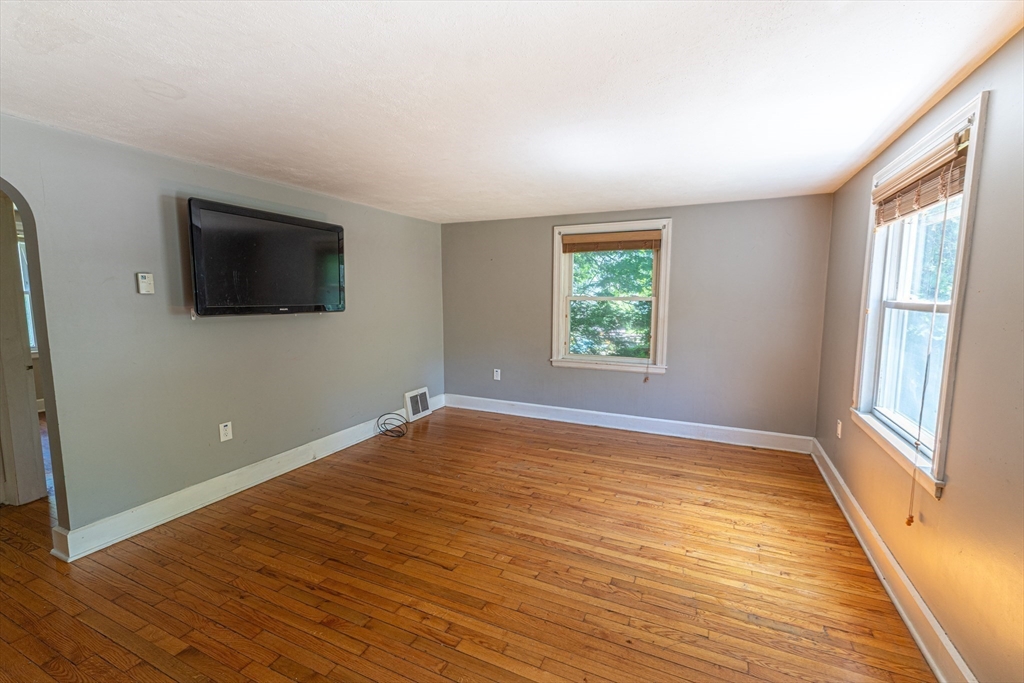 152 Southbridge Rd Property Photo 10