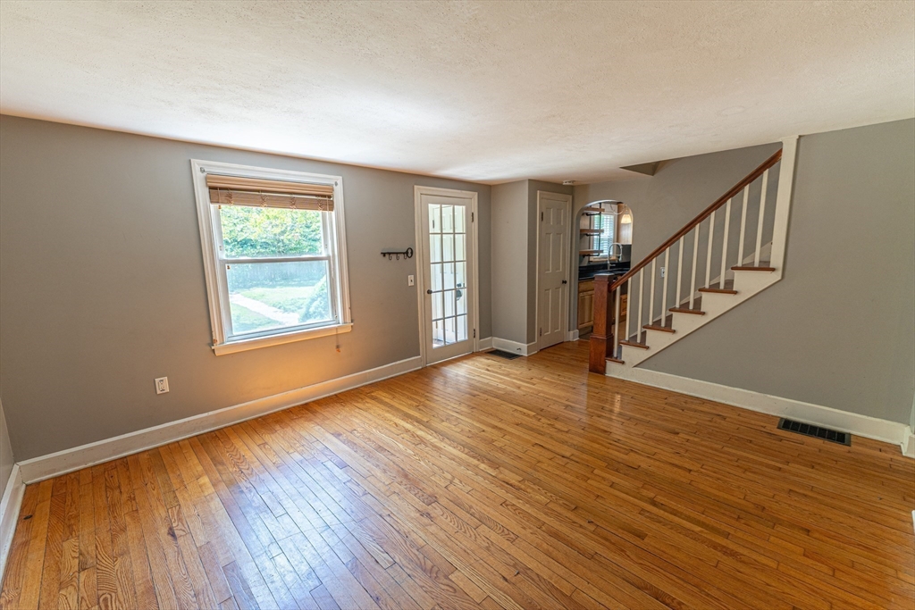 152 Southbridge Rd Property Photo 11