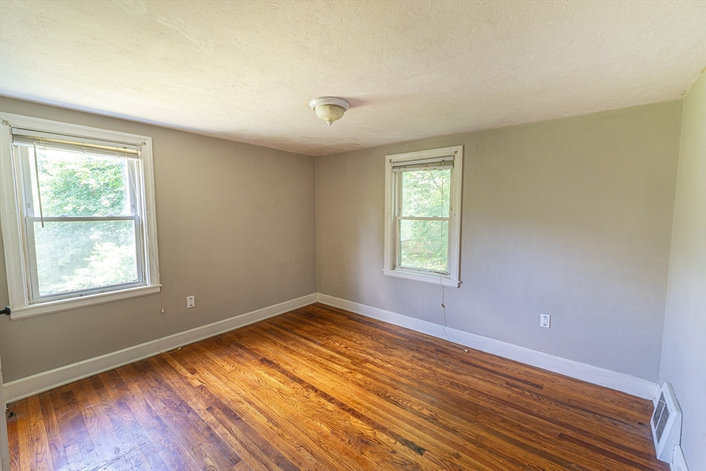 152 Southbridge Rd Property Photo 13