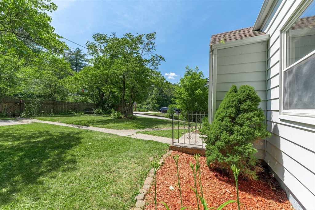 152 Southbridge Rd Property Photo 32