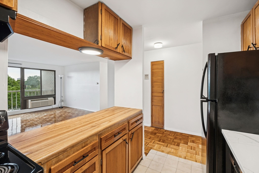 1105 Massachusetts Ave # 6a Property Photo 5