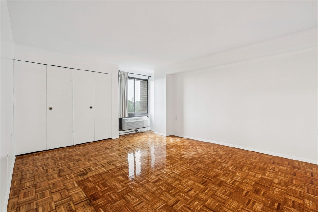 1105 Massachusetts Ave # 6a Property Photo 8