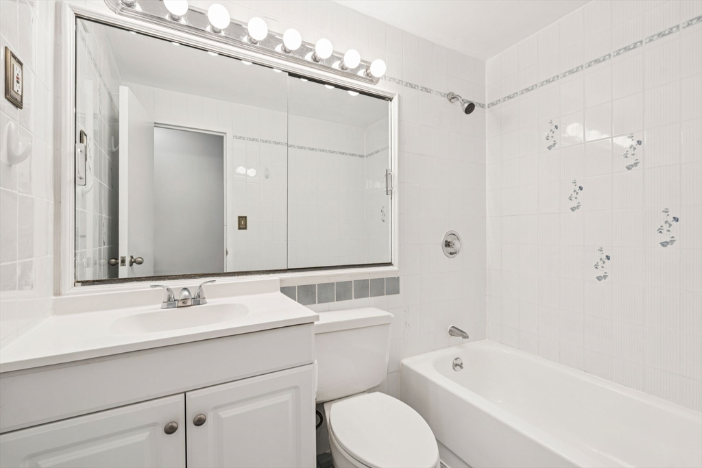1105 Massachusetts Ave # 6a Property Photo 9