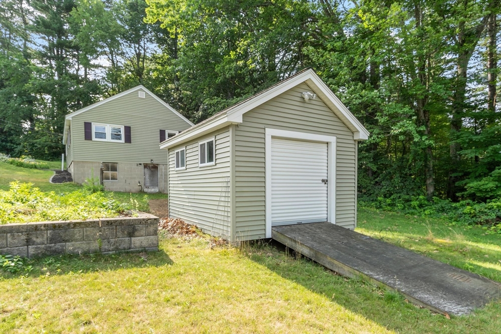6 Winters Drive Property Photo 11