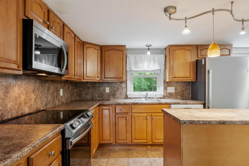 6 Winters Drive Property Photo 14