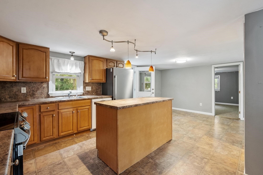 6 Winters Drive Property Photo 16
