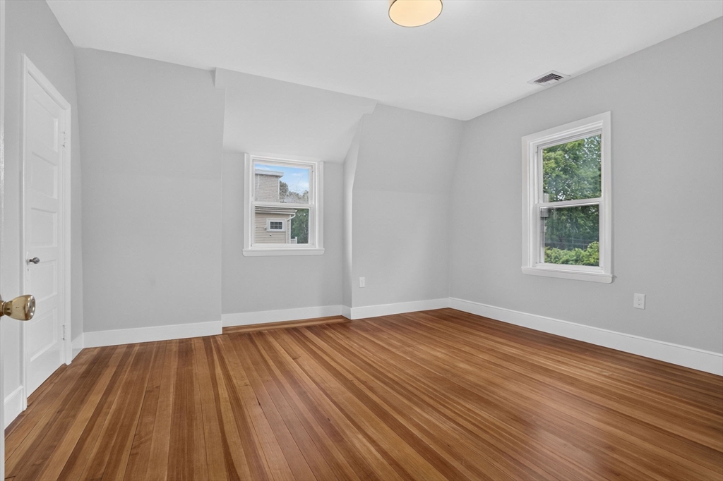51 Metropolitan Ave Property Photo 22
