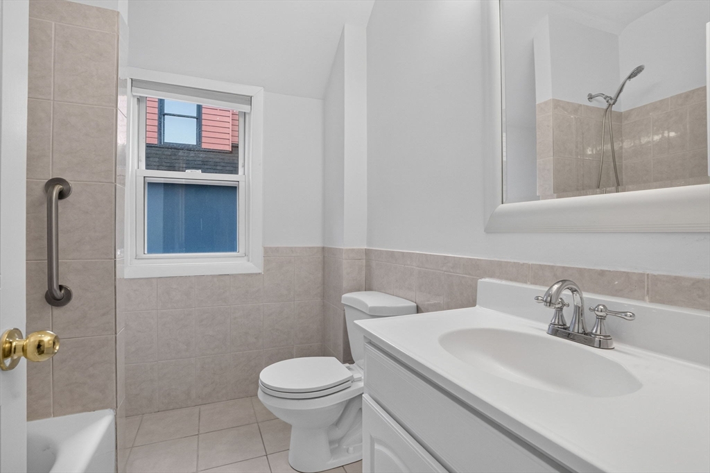 51 Metropolitan Ave Property Photo 24
